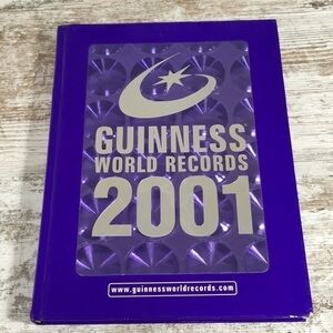 𝅺GUINNESS World Records 2001 Vintage Collectors Book Hardcover